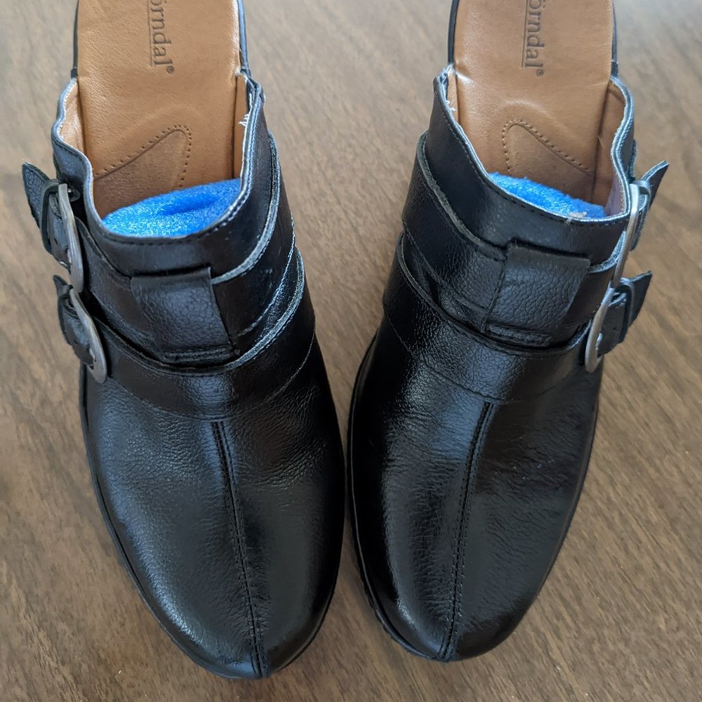 Bjorndal Slip-on Clogs Women’s Juliana Black Leather shoes